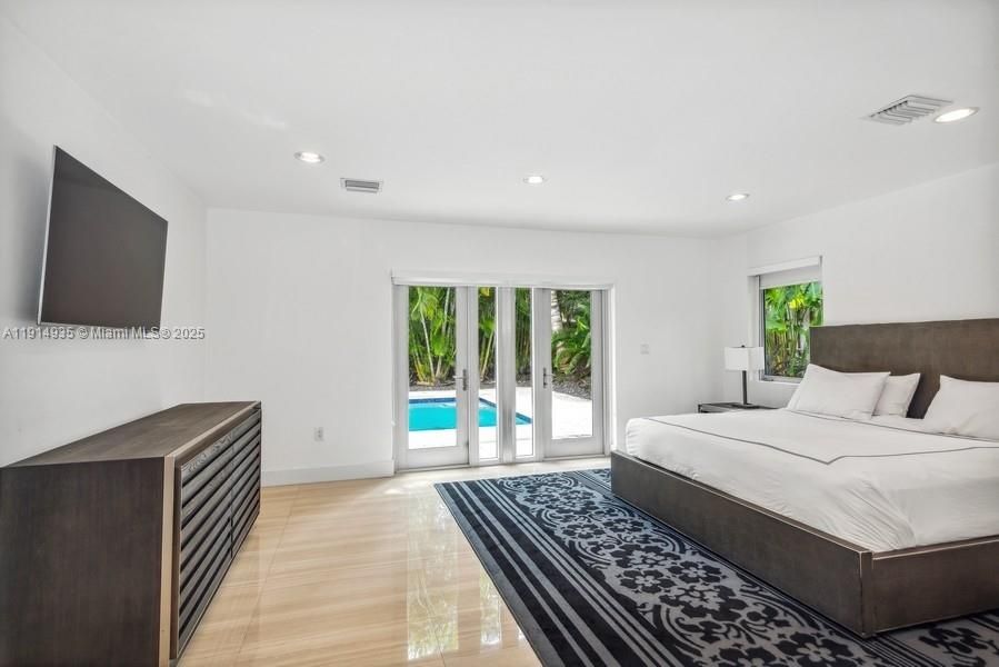 For Sale: $2,150,000 (4 beds, 3 baths, 2452 Square Feet)