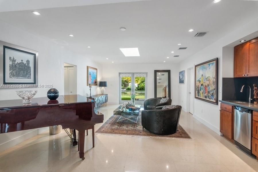 For Sale: $2,150,000 (4 beds, 3 baths, 2452 Square Feet)