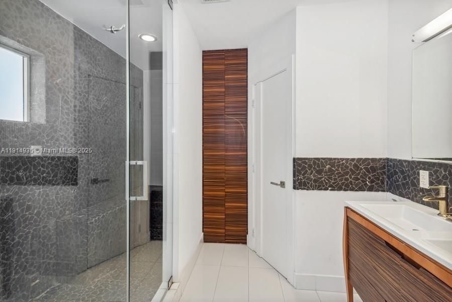 For Sale: $2,150,000 (4 beds, 3 baths, 2452 Square Feet)