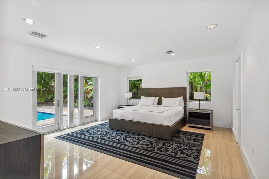 For Sale: $2,150,000 (4 beds, 3 baths, 2452 Square Feet)