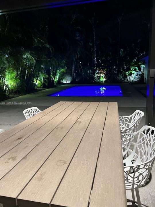 For Sale: $2,150,000 (4 beds, 3 baths, 2452 Square Feet)