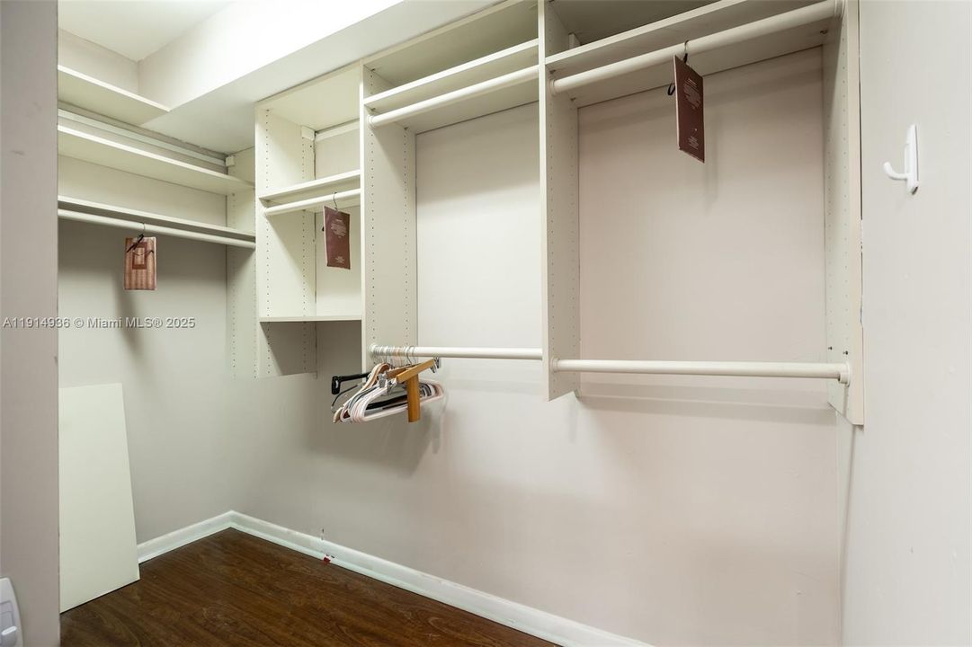 For Sale: $264,999 (2 beds, 2 baths, 1192 Square Feet)