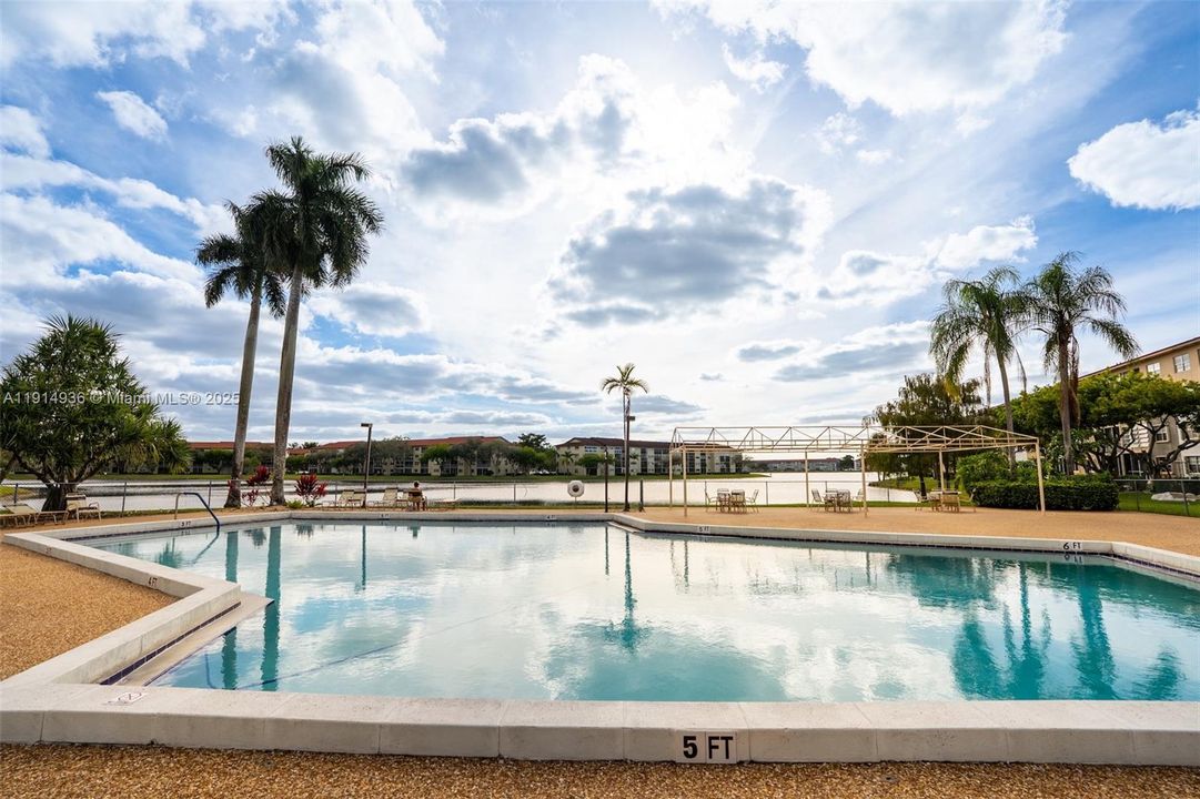 For Sale: $264,999 (2 beds, 2 baths, 1192 Square Feet)