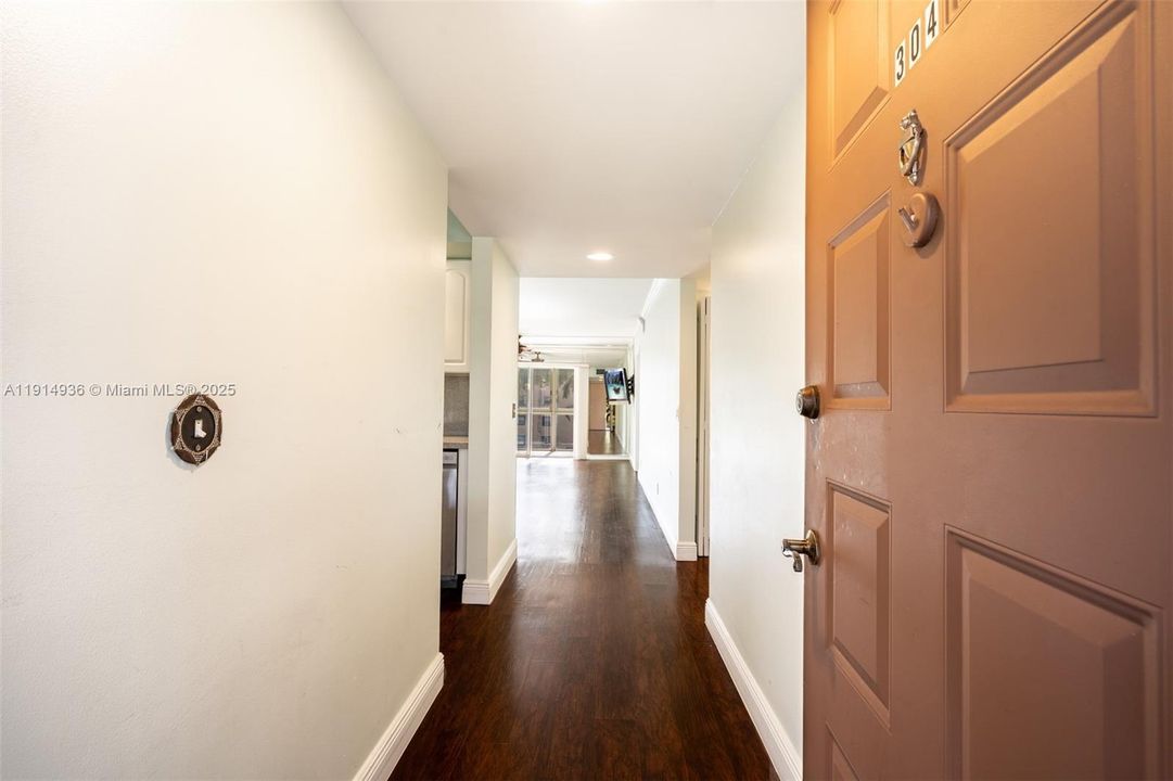 For Sale: $264,999 (2 beds, 2 baths, 1192 Square Feet)