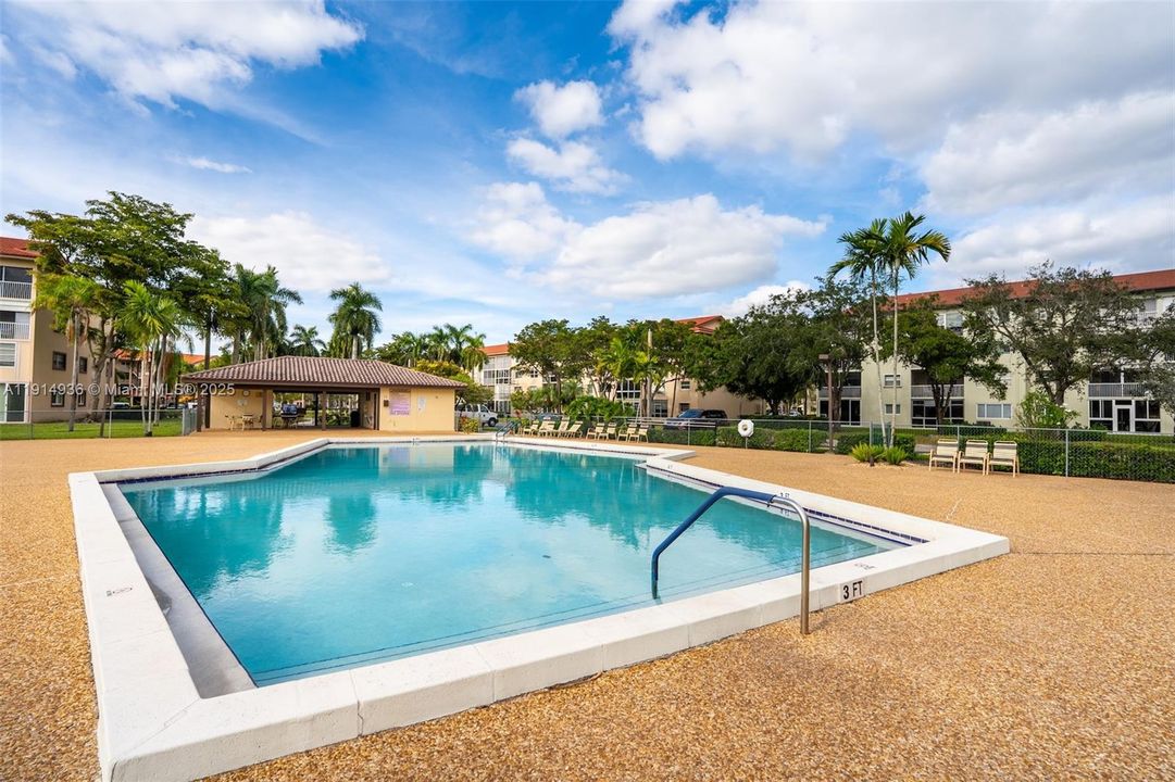 For Sale: $264,999 (2 beds, 2 baths, 1192 Square Feet)