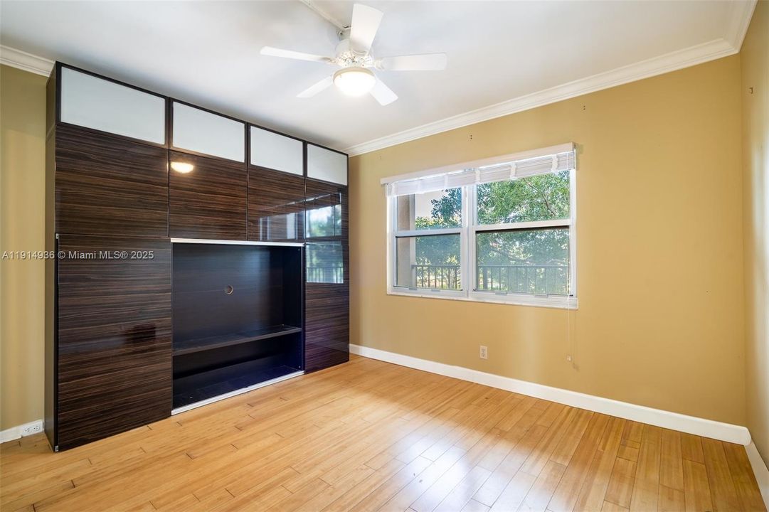 For Sale: $264,999 (2 beds, 2 baths, 1192 Square Feet)