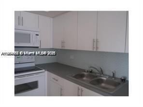 Active With Contract: $1,720 (2 beds, 1 baths, 749 Square Feet)