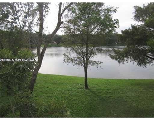 Active With Contract: $1,720 (2 beds, 1 baths, 749 Square Feet)