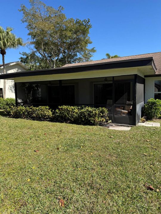 Rear of home large lanai