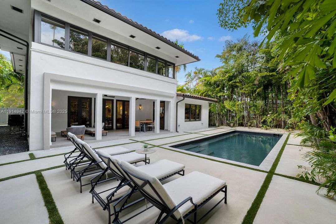 For Sale: $5,795,000 (5 beds, 5 baths, 4084 Square Feet)