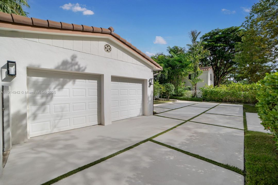 For Sale: $5,795,000 (5 beds, 5 baths, 4084 Square Feet)