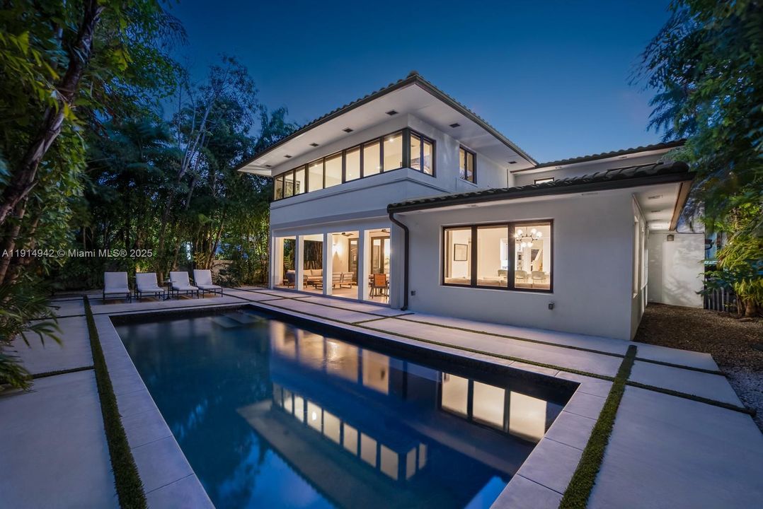 For Sale: $5,795,000 (5 beds, 5 baths, 4084 Square Feet)