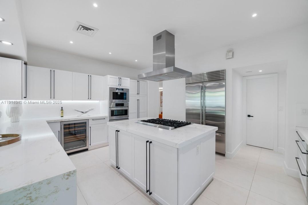 For Sale: $5,795,000 (5 beds, 5 baths, 4084 Square Feet)