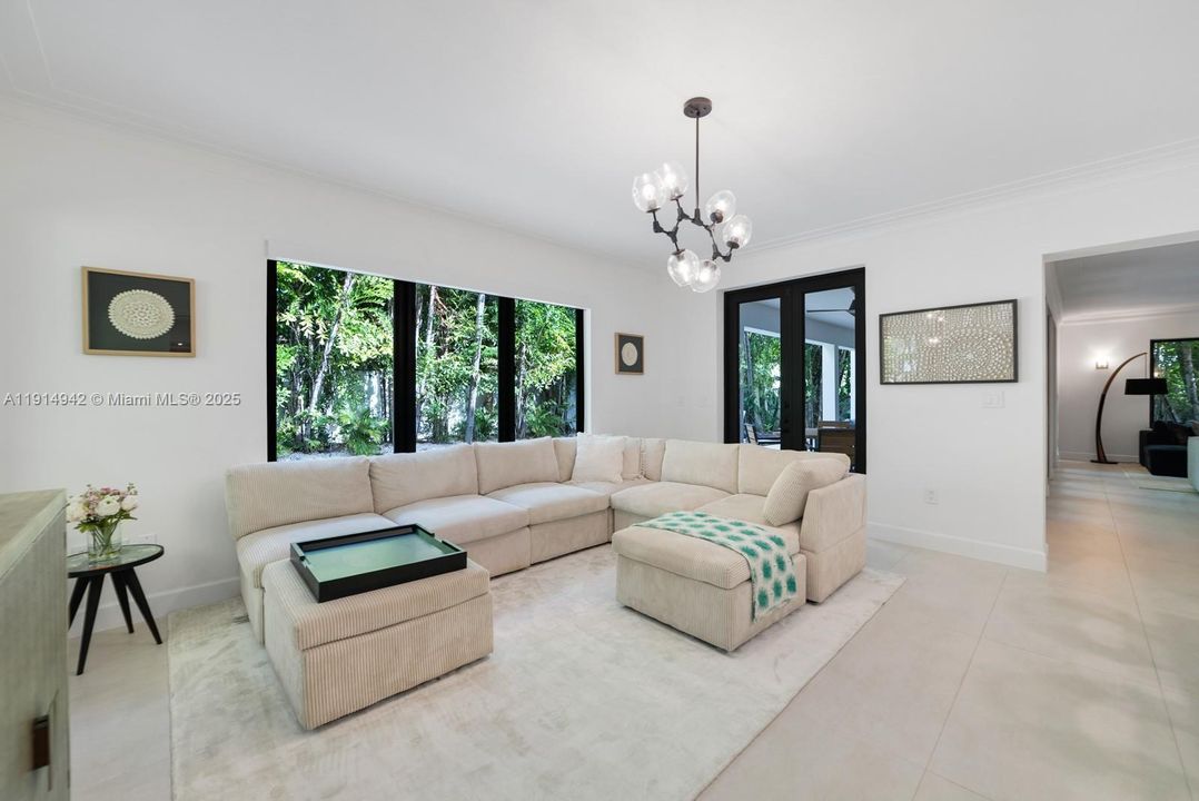 For Sale: $5,795,000 (5 beds, 5 baths, 4084 Square Feet)