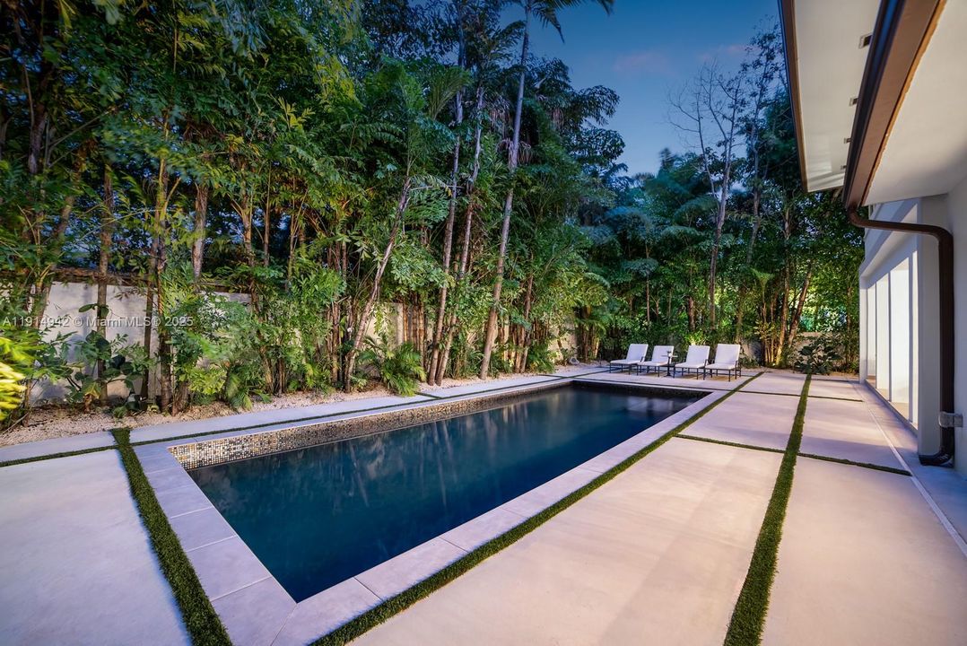 For Sale: $5,795,000 (5 beds, 5 baths, 4084 Square Feet)