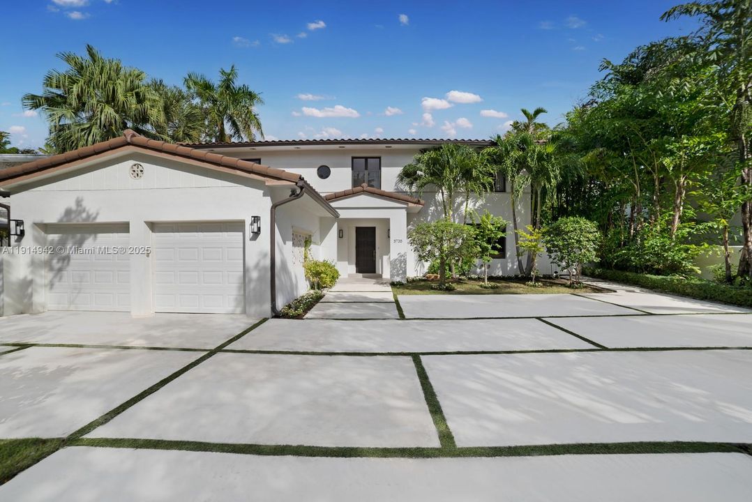 For Sale: $5,795,000 (5 beds, 5 baths, 4084 Square Feet)