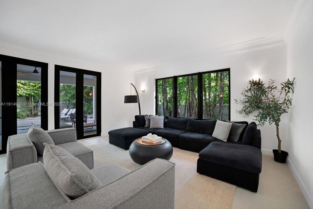 For Sale: $5,795,000 (5 beds, 5 baths, 4084 Square Feet)