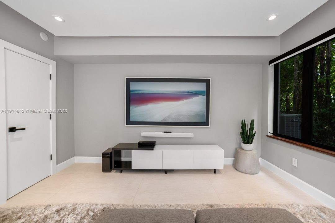 For Sale: $5,795,000 (5 beds, 5 baths, 4084 Square Feet)