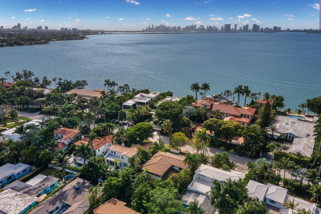 For Sale: $5,795,000 (5 beds, 5 baths, 4084 Square Feet)