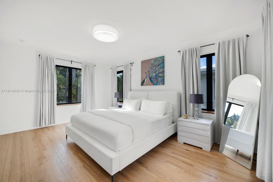 For Sale: $5,795,000 (5 beds, 5 baths, 4084 Square Feet)