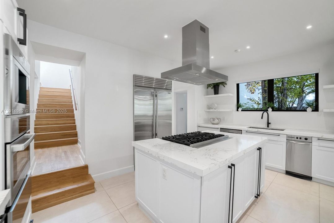 For Sale: $5,795,000 (5 beds, 5 baths, 4084 Square Feet)