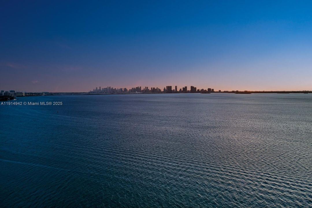 For Sale: $5,795,000 (5 beds, 5 baths, 4084 Square Feet)