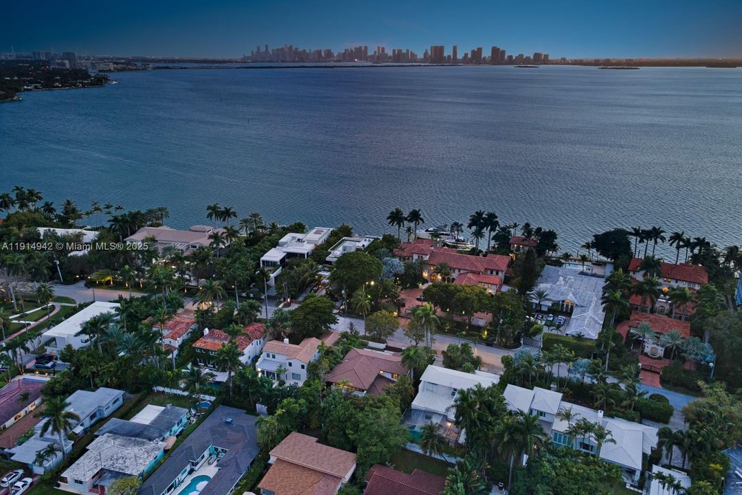 For Sale: $5,795,000 (5 beds, 5 baths, 4084 Square Feet)