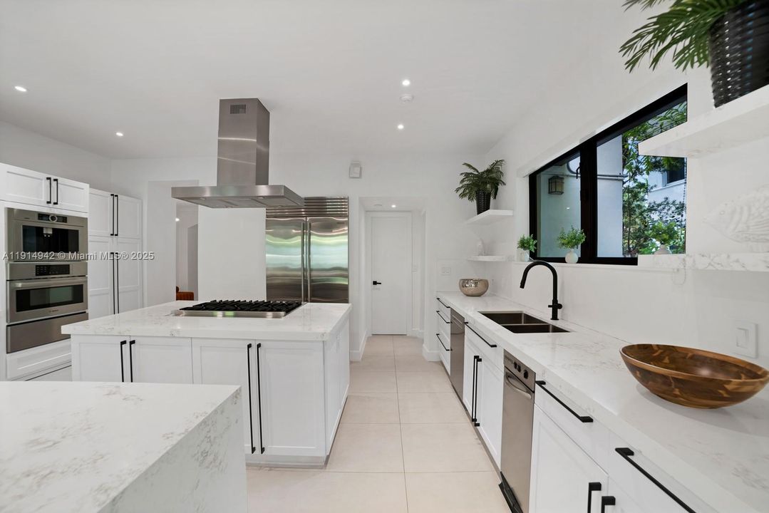 For Sale: $5,795,000 (5 beds, 5 baths, 4084 Square Feet)