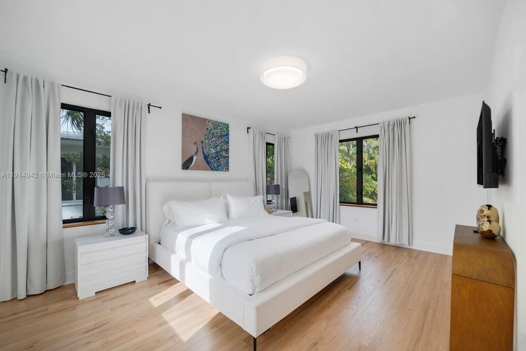 For Sale: $5,795,000 (5 beds, 5 baths, 4084 Square Feet)