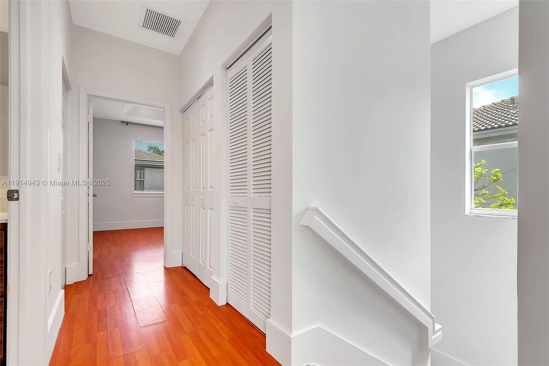 Active With Contract: $2,975 (3 beds, 2 baths, 1416 Square Feet)