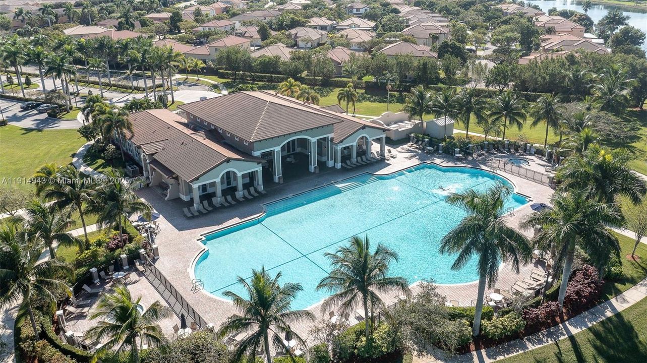 Active With Contract: $2,975 (3 beds, 2 baths, 1416 Square Feet)