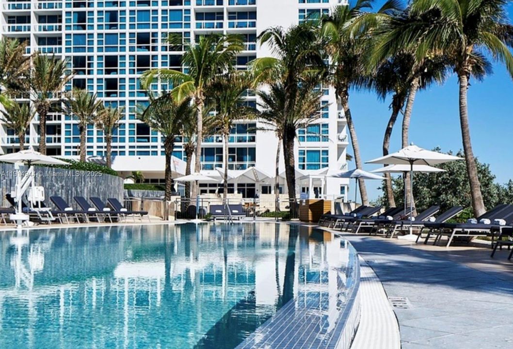 For Sale: $1,499,000 (2 beds, 2 baths, 1084 Square Feet)