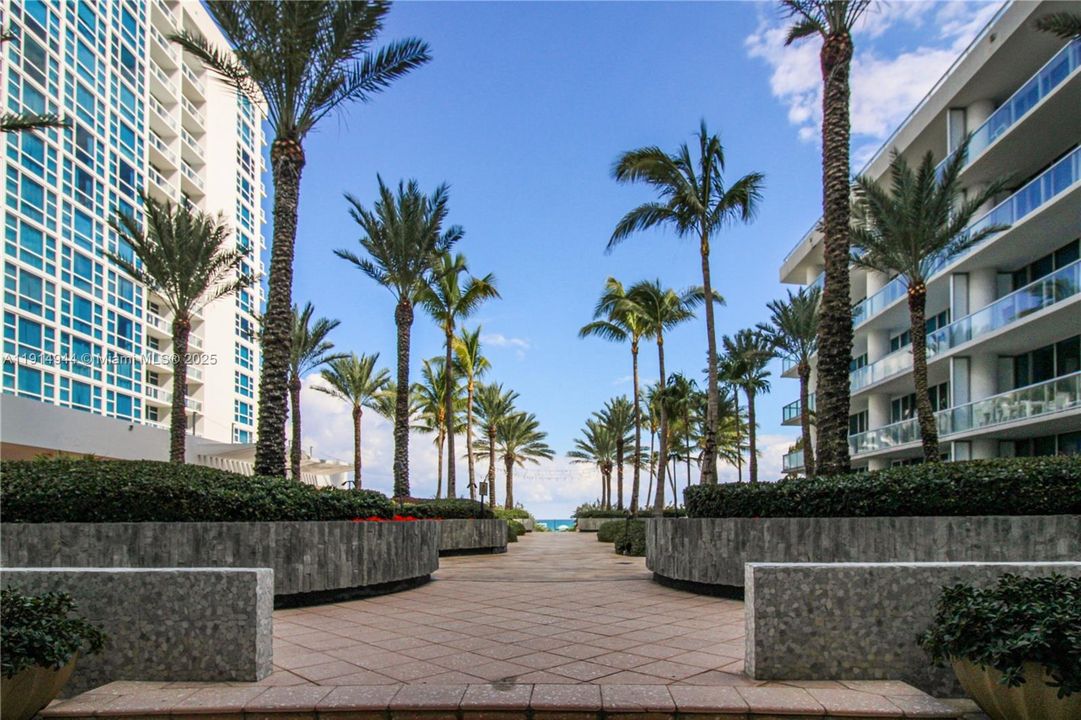 For Sale: $1,499,000 (2 beds, 2 baths, 1084 Square Feet)