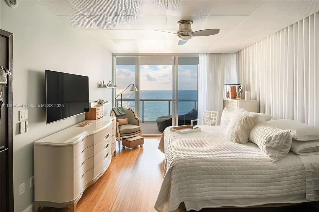 For Sale: $1,499,000 (2 beds, 2 baths, 1084 Square Feet)