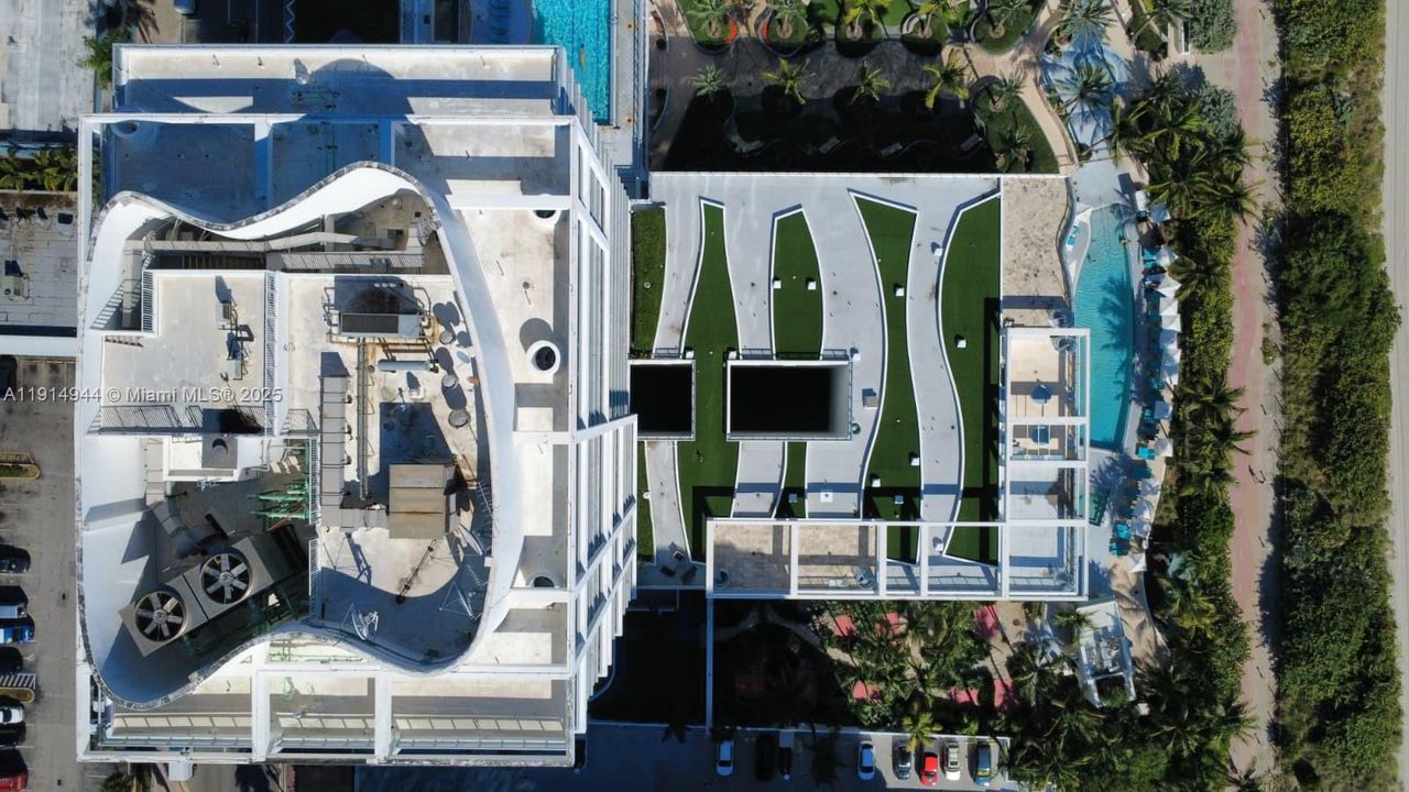 For Sale: $1,499,000 (2 beds, 2 baths, 1084 Square Feet)