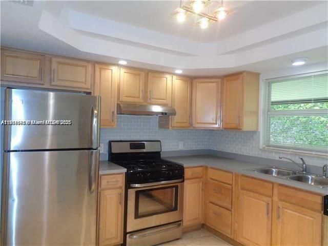 For Rent: $3,000 (3 beds, 2 baths, 1330 Square Feet)