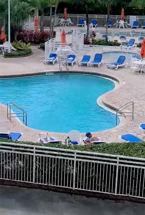 For Rent: $2,100 (1 beds, 1 baths, 850 Square Feet)