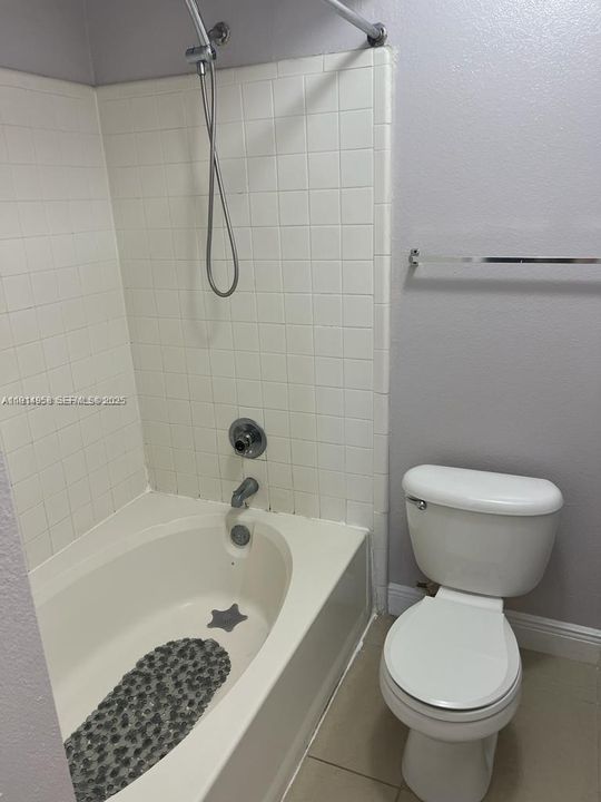 For Rent: $2,400 (2 beds, 2 baths, 1053 Square Feet)
