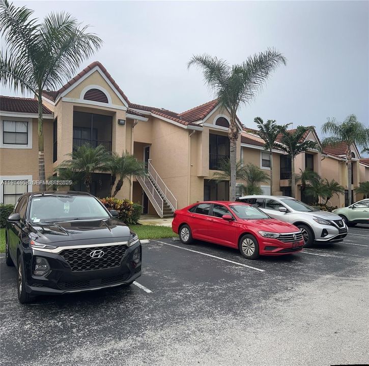 For Rent: $2,400 (2 beds, 2 baths, 1053 Square Feet)