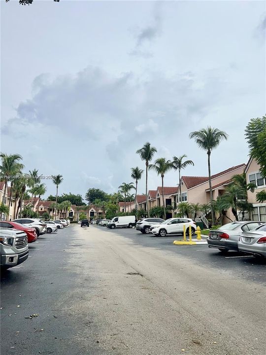 For Rent: $2,400 (2 beds, 2 baths, 1053 Square Feet)