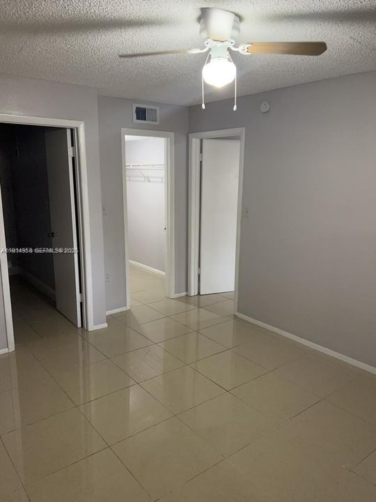 For Rent: $2,400 (2 beds, 2 baths, 1053 Square Feet)