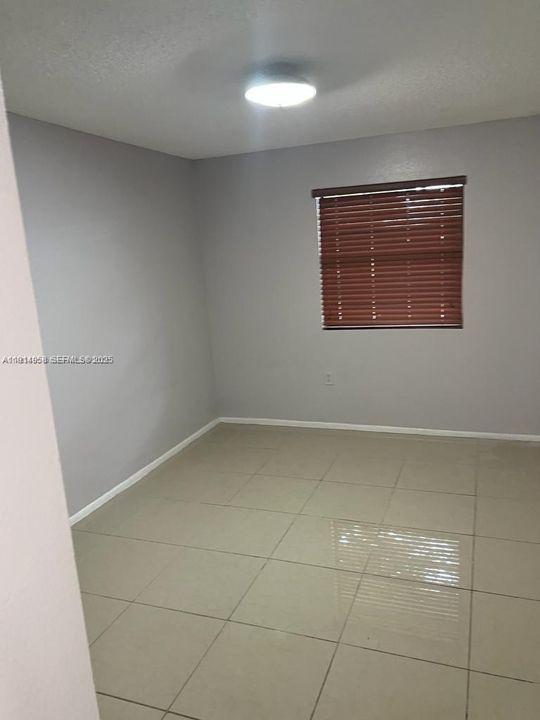 For Rent: $2,400 (2 beds, 2 baths, 1053 Square Feet)