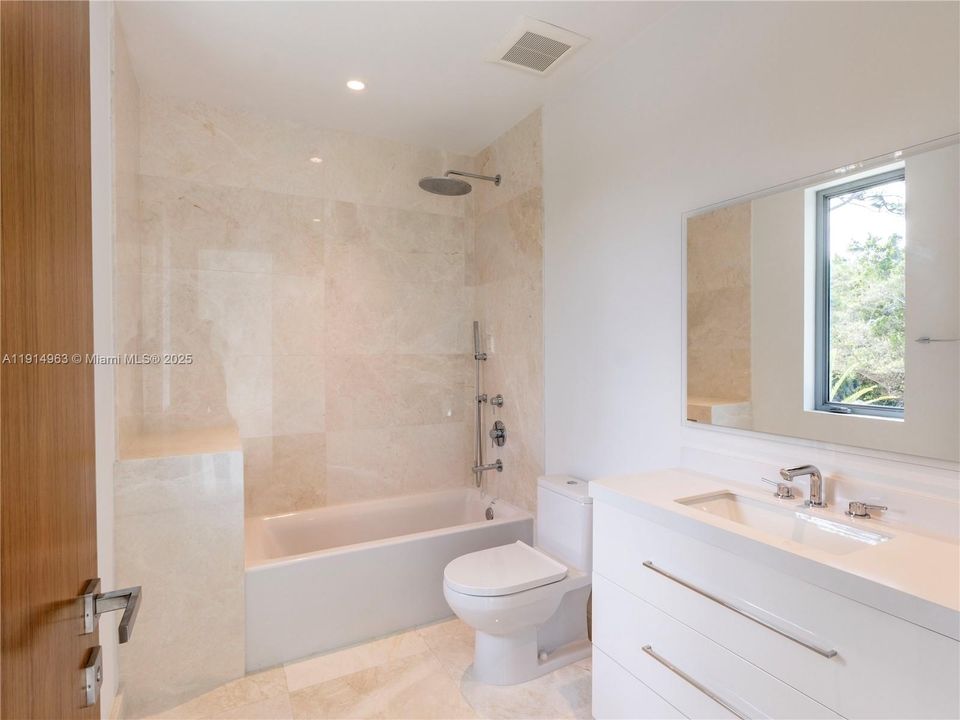 На продажу: $10,995,000 (7 спален, 7 ванн, 0 Квадратных фут)