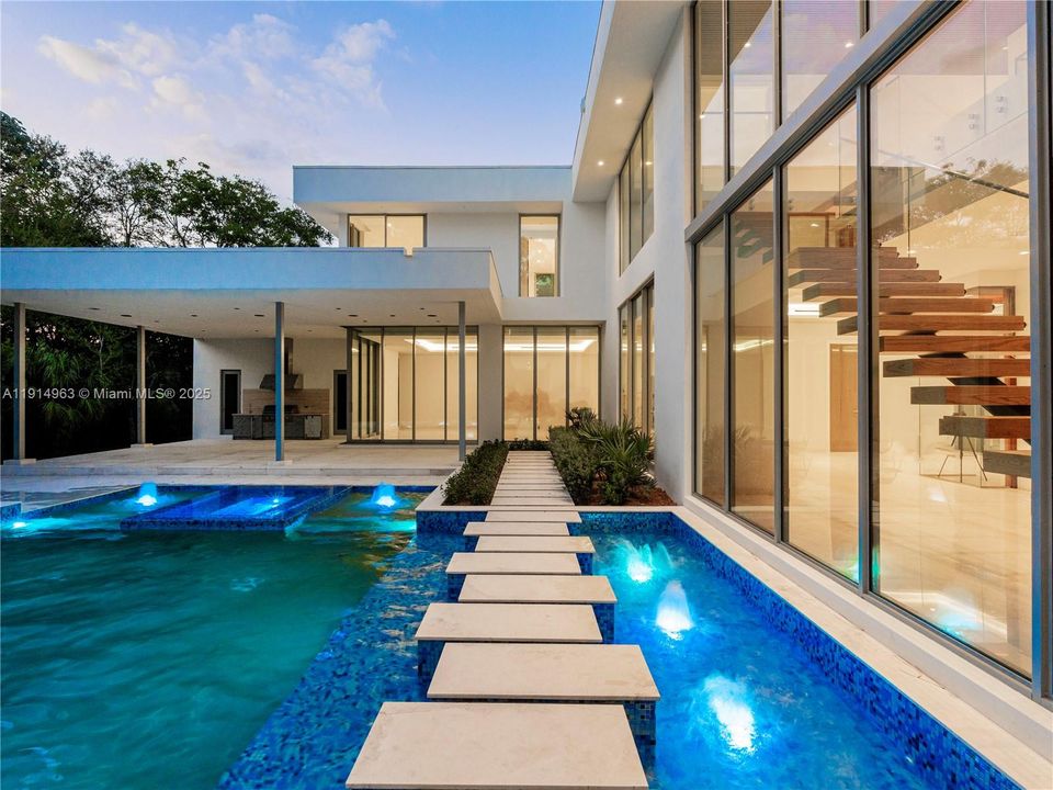 На продажу: $10,995,000 (7 спален, 7 ванн, 0 Квадратных фут)