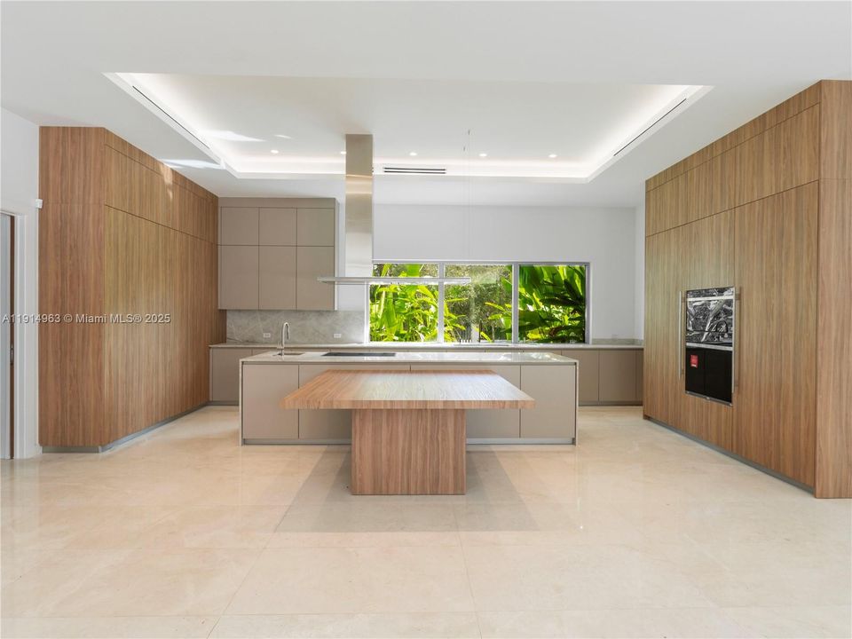 На продажу: $10,995,000 (7 спален, 7 ванн, 0 Квадратных фут)