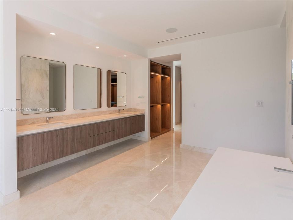 На продажу: $10,995,000 (7 спален, 7 ванн, 0 Квадратных фут)