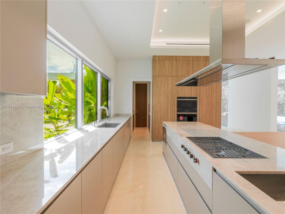 На продажу: $10,995,000 (7 спален, 7 ванн, 0 Квадратных фут)