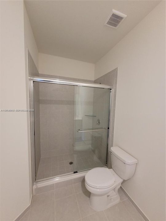 Activo con contrato: $3,600 (4 camas, 2 baños, 1914 Pies cuadrados)