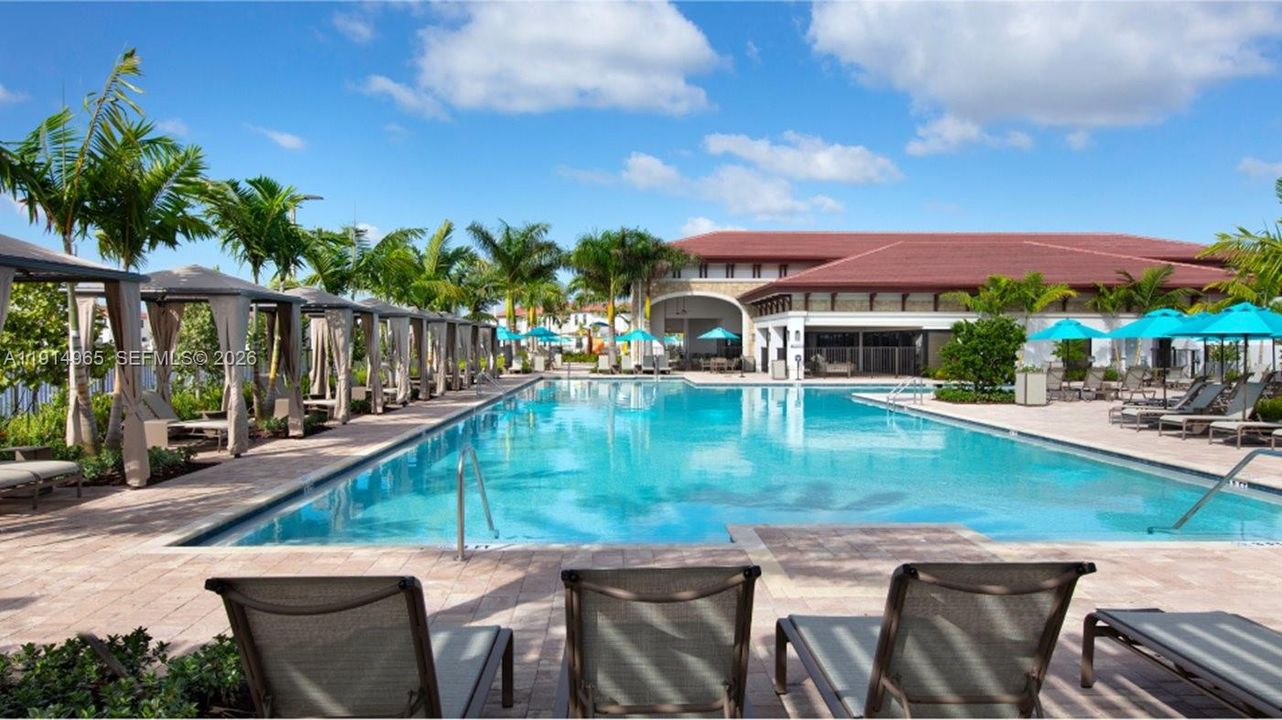 Activo con contrato: $3,600 (4 camas, 2 baños, 1914 Pies cuadrados)