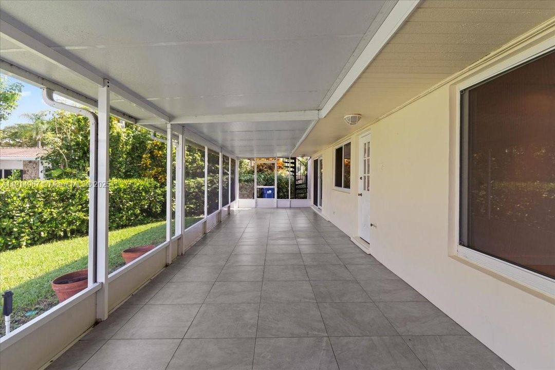 For Rent: $11,500 (5 beds, 3 baths, 3275 Square Feet)